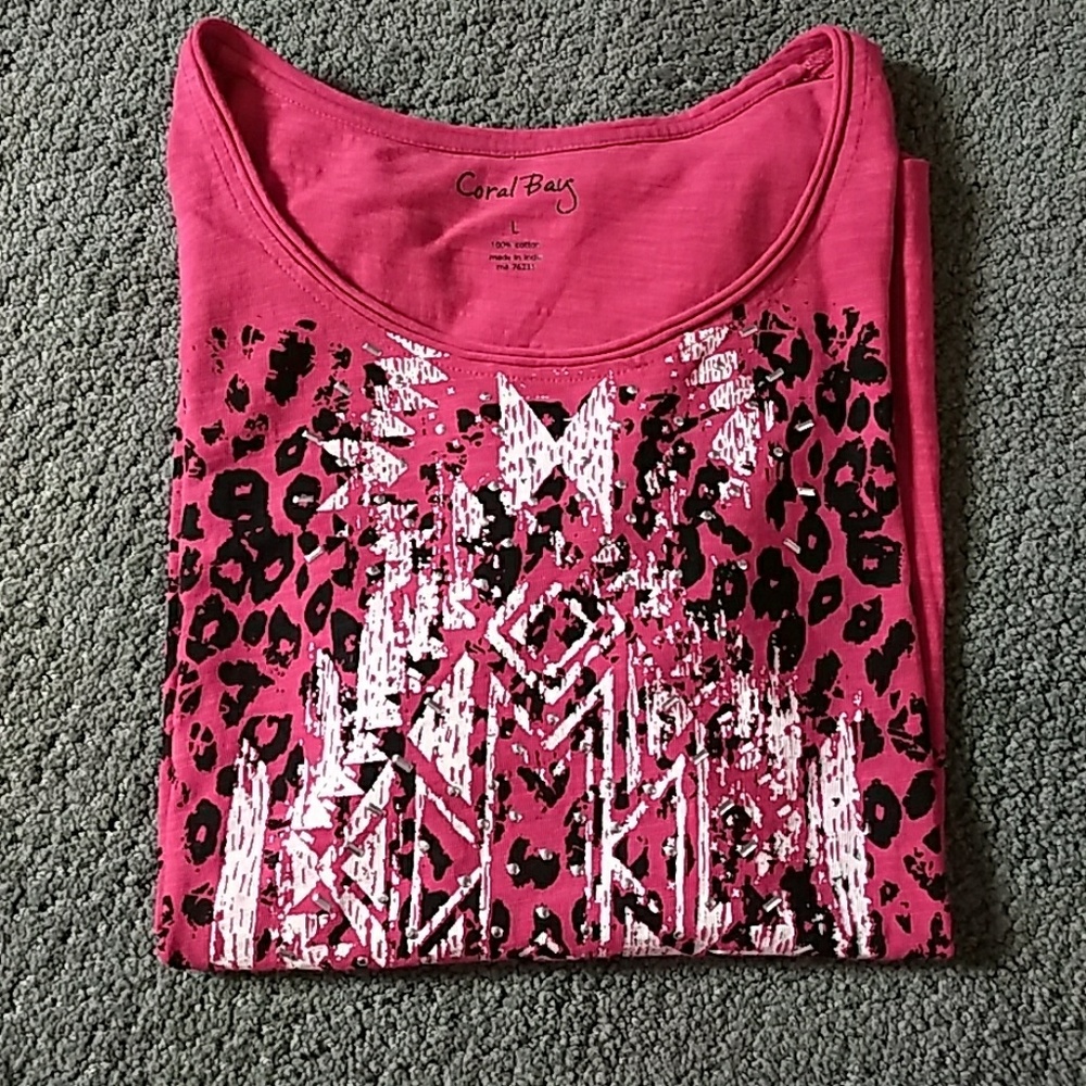 👕NWOT👕 - Picture 2 of 2